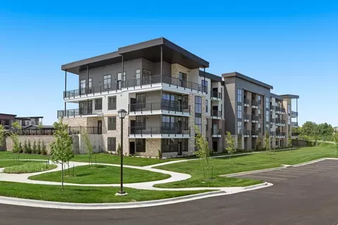 8900 Maurer Ct #8407, Lenexa, KS 66219