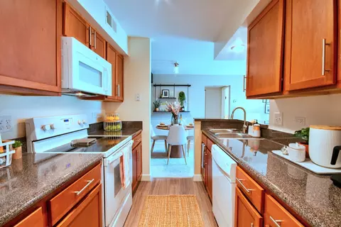 4101 Chesapeake Dr #W2B, Aurora, IL 60504