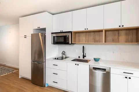 7006 Greenwood Ave N #302, Seattle, WA 98103