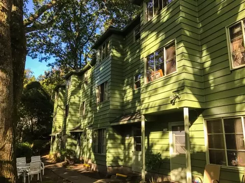 1002 S Gaines St #5, Portland, OR 97239