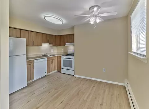 40 Chapman Blvd #R11, Somers Point, NJ 08244