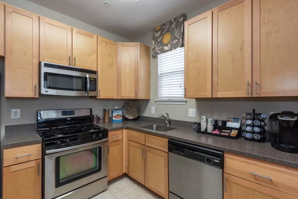  21282 Mcfadden Sq #411, Sterling, VA 20165 photo 10