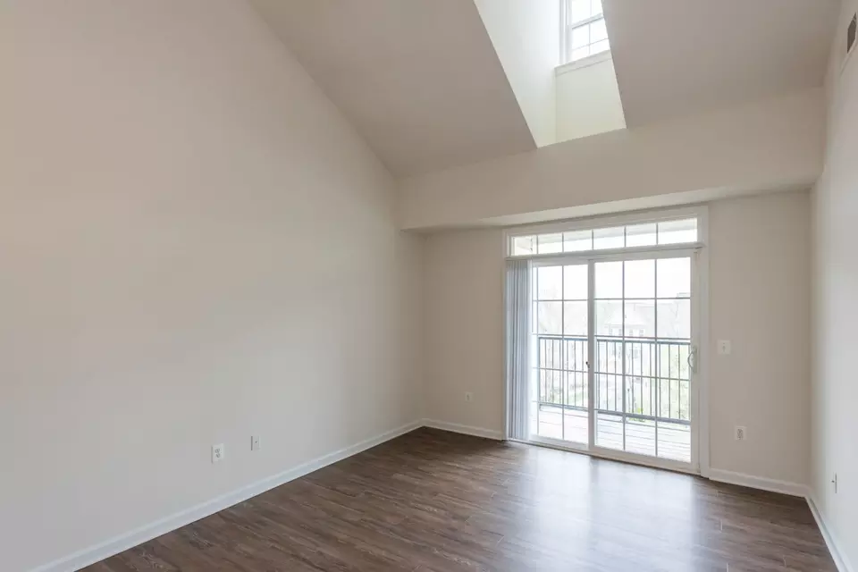  21282 Mcfadden Sq #411, Sterling, VA 20165 photo 23
