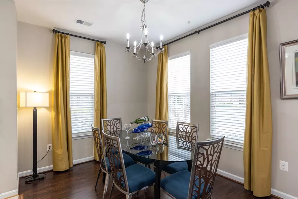  21282 Mcfadden Sq #411, Sterling, VA 20165 photo 5