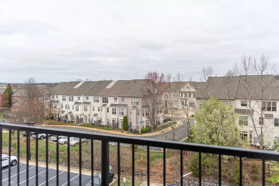  21282 Mcfadden Sq #411, Sterling, VA 20165 photo 36