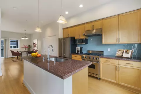 8296 160th Ave NE #115, Redmond, WA 98052