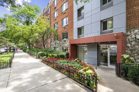707 W Sheridan Rd #0203, Chicago, IL 60613