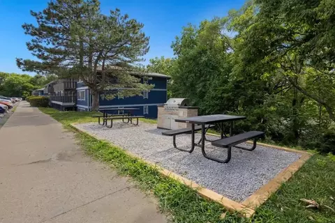 1136 W College St #504-412, Liberty, MO 64068