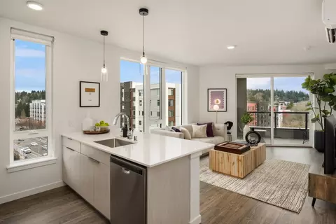 16050 Cleveland St #318, Redmond, WA 98052
