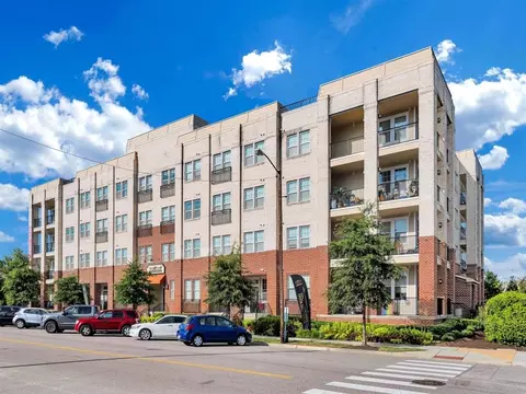 714 Court St #1-1106, Portsmouth, VA 23704