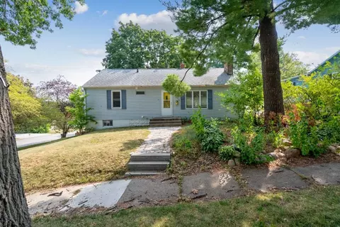 1604 Olive St #1604 OLIVE ST, Cedar Falls, IA 50613