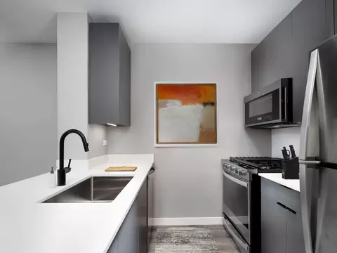 250 W 50th St #12E, New York, NY 10019