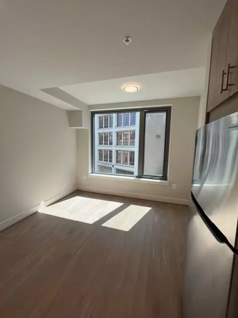 1355 17th St NW #710, Washington, DC 20036
