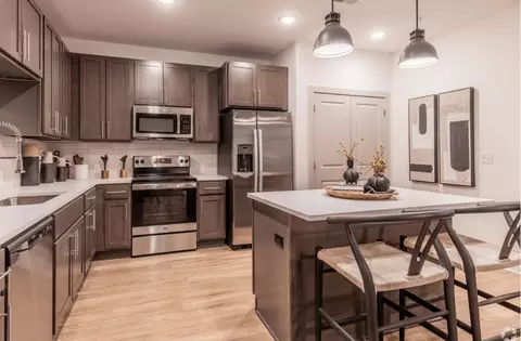 1879 Village West Pkwy #126, Kansas City, KS 66111