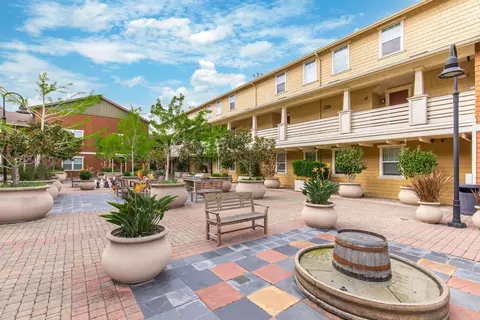 4098 San Pablo Ave #214, Emeryville, CA 94608
