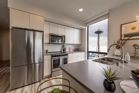 225 Roy St #2405, Seattle, WA 98109