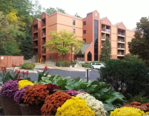 304 W North St #301163, Waukesha, WI 53188