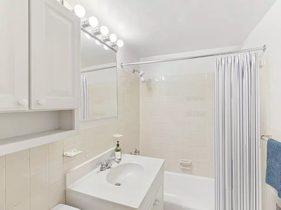  2020 F St NW #916, Washington, DC 20052 photo 6
