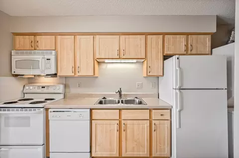 13309 Parkwood Dr #1, Burnsville, MN 55337