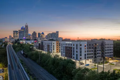 1130 N College St #355, Charlotte, NC 28206