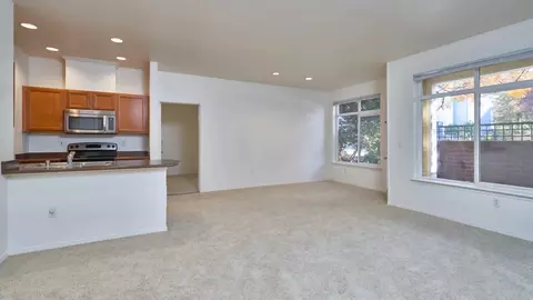 16340 NE 83rd St #203, Redmond, WA 98073