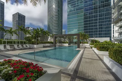 340 SE 3rd St #3906, Miami, FL 33131