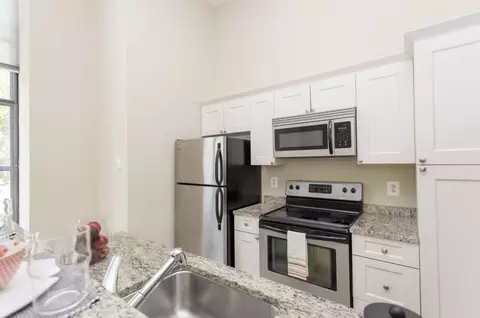 230 N 21st St #203, Philadelphia, PA 19103