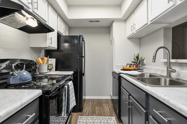 101 Harlon Dr #H-102A1, Cary, NC 27511
