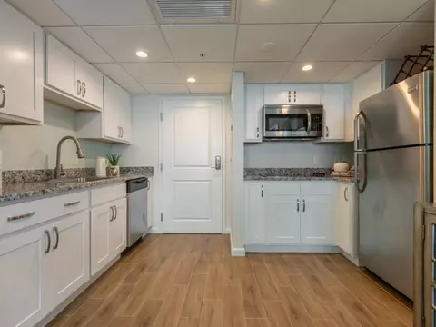2500 Edwards Dr #1-406, Fort Myers, FL 33901