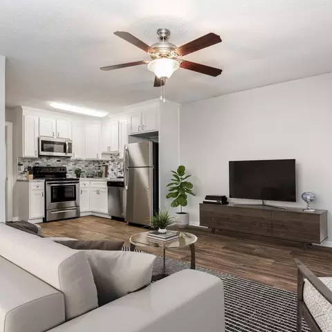 550 E Statesville Ave #14, Mooresville, NC 28115