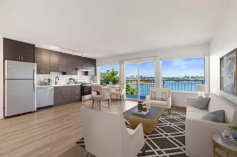 2442 8th Ave N #302, Seattle, WA 98109