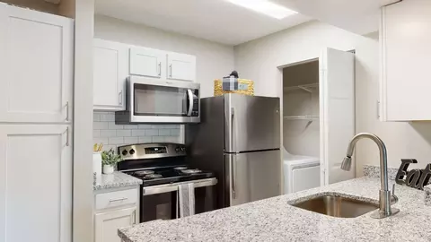 7 Woodstream Ln #06K, Greensboro, NC 27410