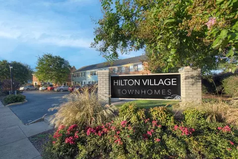 531 Bulkeley Pl #500-21, Newport News, VA 23601