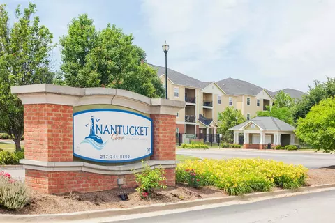 2001 Moreland Blvd #302, Champaign, IL 61822
