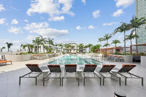 334 2nd Ave S #1409, Saint Petersburg, FL 33701
