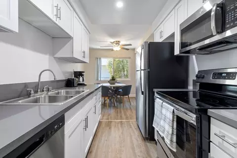 5633-45 Topanga Canyon Blvd #5633T323, Woodland Hills, CA 91367