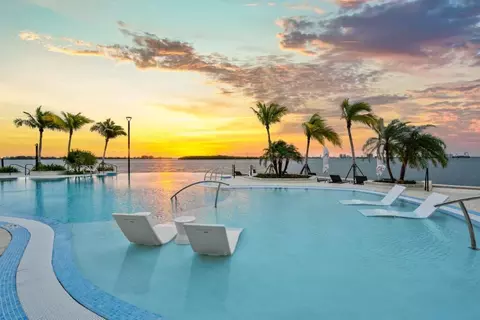 11295 Biscayne Blvd #1105, Miami, FL 33181