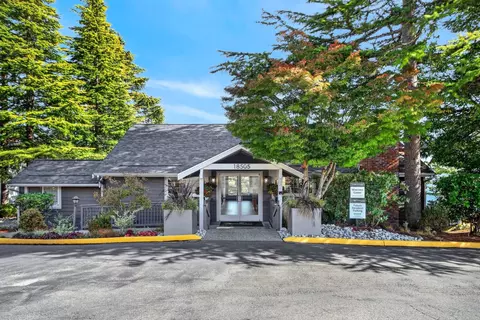 18505 36th Ave W #B205, Lynnwood, WA 98037