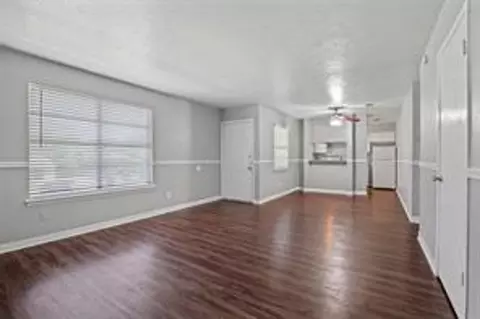 2000 N Kaufman St #906, Ennis, TX 75119