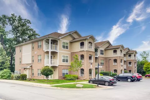 2520 Village Park Dr #18962, Waukegan, IL 60087