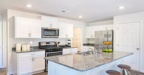 1 Southern Pine Dr #1090011, Greenville, SC 29605