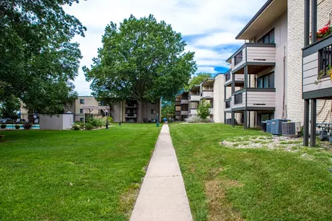 817 NW Park Ln #809-36, Lees Summit, MO 64063