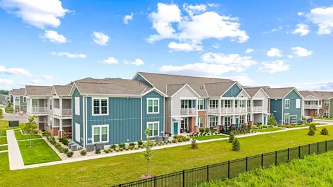 601 Sierra Cir #205, Waukesha, WI 53188