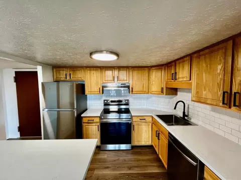 20201 Lorain Rd #307, Fairview Park, OH 44126