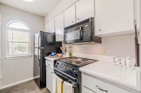 109 W French Pl #01-C306, San Antonio, TX 78212