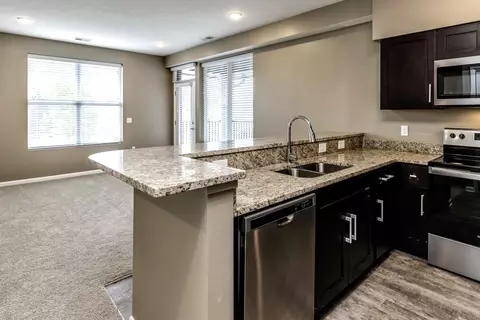 1347 W 6th St #14207, Papillion, NE 68046