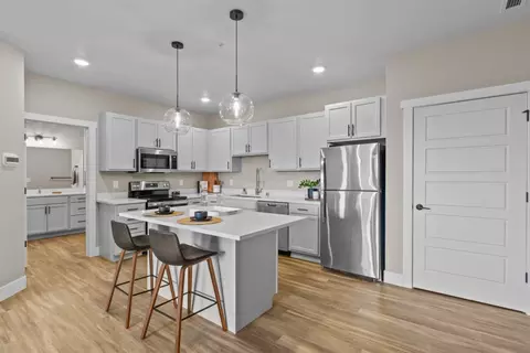 2665 Kingsgate Way #C232, Richland, WA 99354