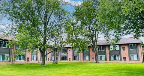 22277 W 12 Mile Rd #1-05, Southfield, MI 48034