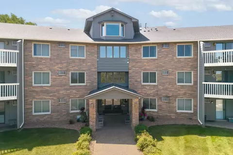 7225 Hemlock Ln N #201, Maple Grove, MN 55369