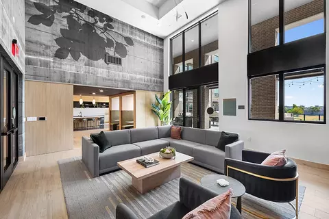 1111 W 6th St #640, Houston, TX 77007